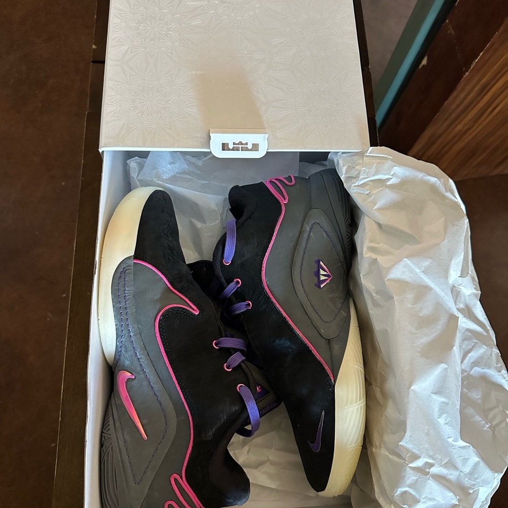 Nike LeBron XXII 22 “Backlit” Basketball Shoe
